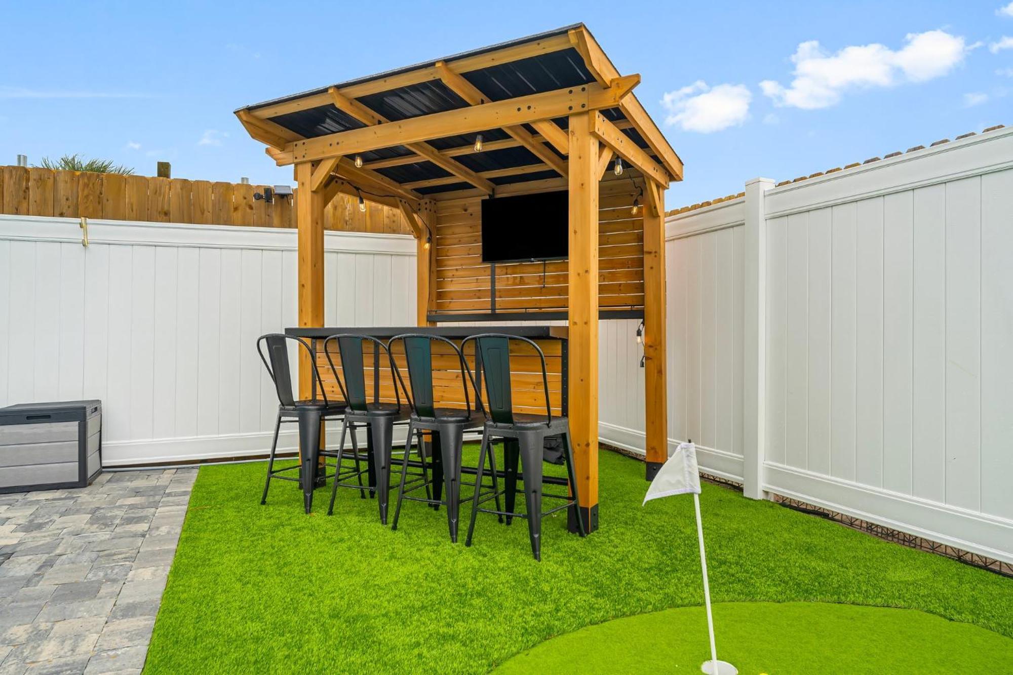 Lime And Dandy Pool Golf Grill Bar Games Near * Panama City Beach